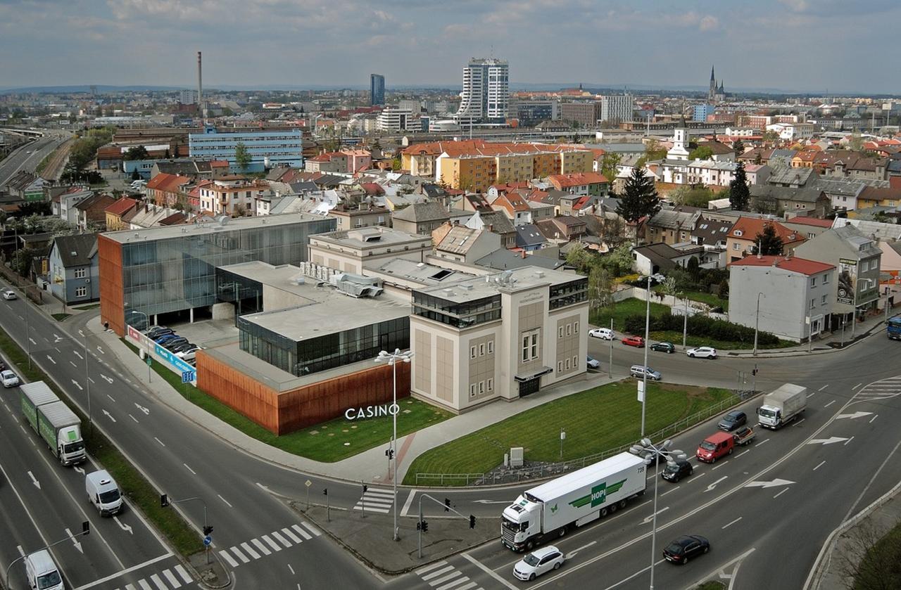Theatre Hotel Olomouc Exterior photo